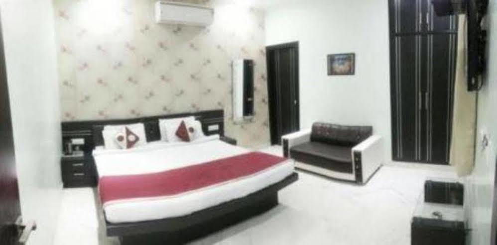 Star Hotel Agra  Exterior photo