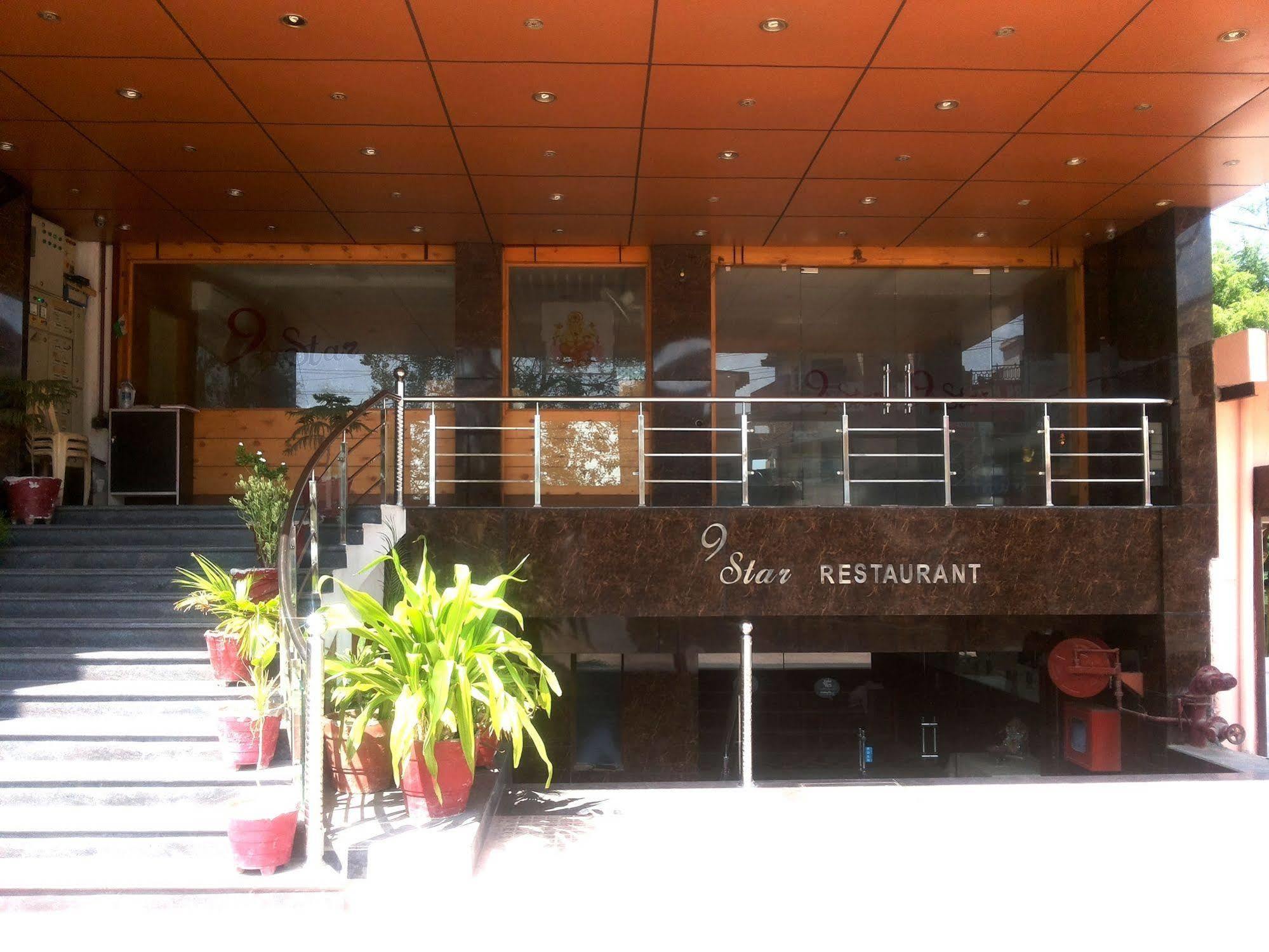 Star Hotel Agra  Exterior photo