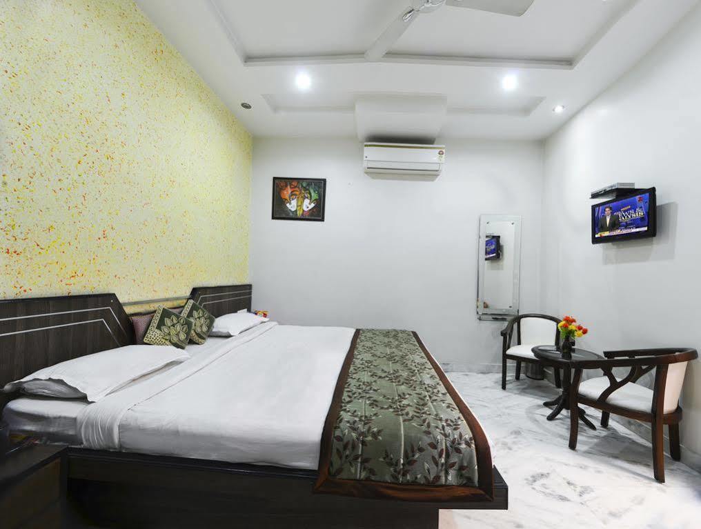 Star Hotel Agra  Exterior photo