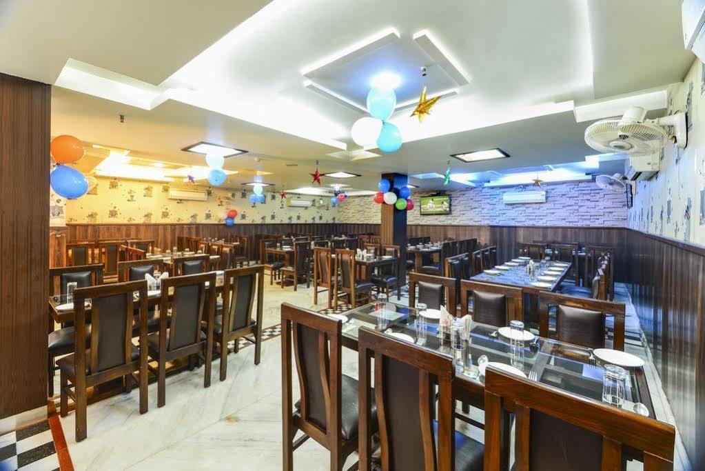 Star Hotel Agra  Exterior photo